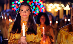 A Children's Choir Performs at the Candlelight Processional