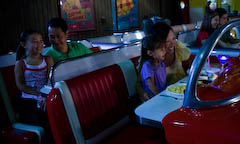 A family enjoying the Disney Dining Plan at Walt Disney World Resort.